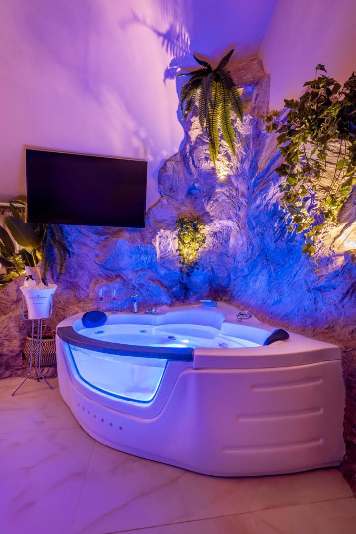 Ethnic Cave Suite Rhodes City Esterno foto